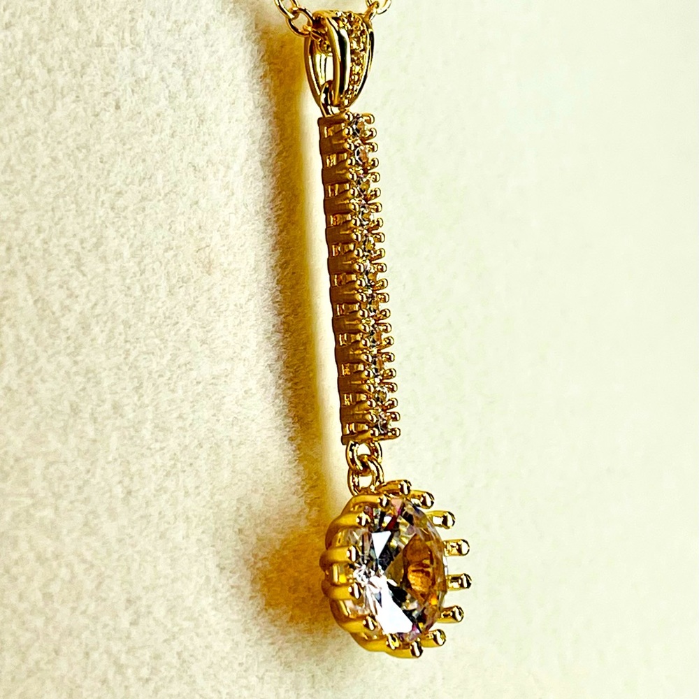 18k Yellow Gold Plated Cubic Zirconia The Persuasive Necklace. Chain: 46cm